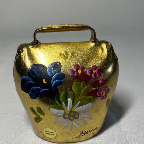 Hand-Painted Floral Bell. Swiss Cow Bell Hand Painted Brass Vintage - Picture 3 of 6